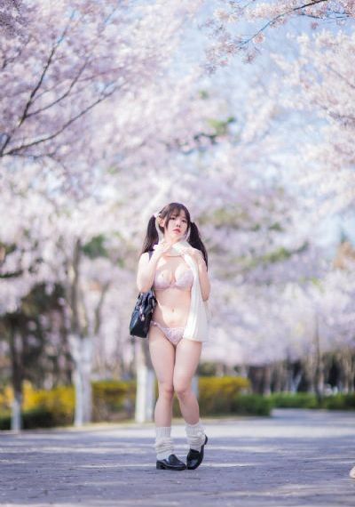 一个人看视频