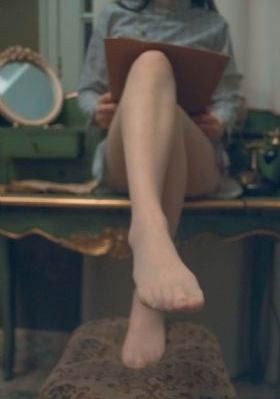丰满女邻居的嫩苞张开视频