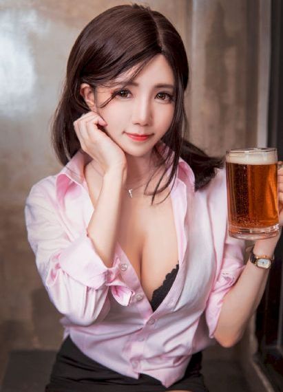 不系纽扣的女孩