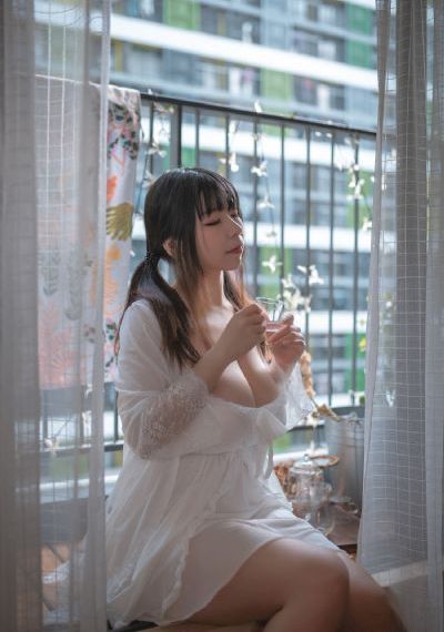 大乳女教师与护士在线观看
